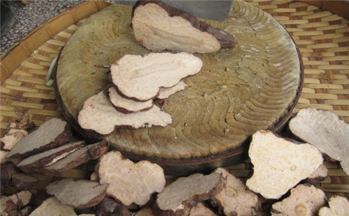 生首乌和制首乌的区别 都有什么药效(2)