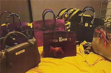 18Ů˻ս3000 ˭ҲĬĬȻ󡭡